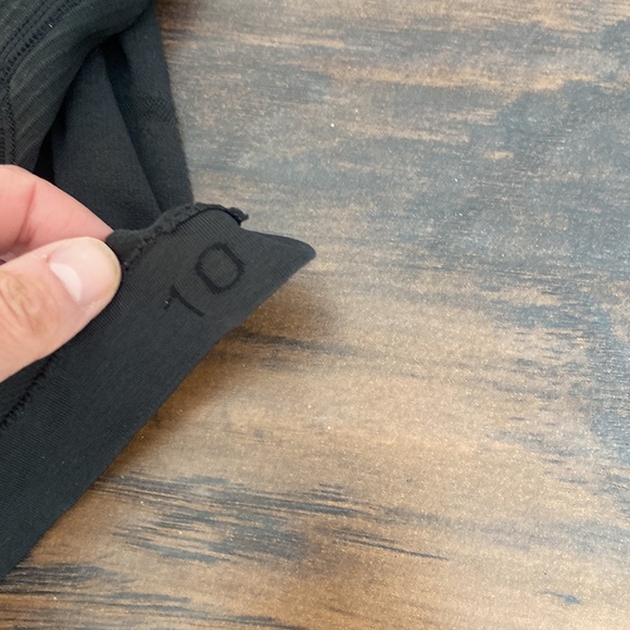 Lululemon swiftly tech long sleeve black size 10 - Picture 5 of 6